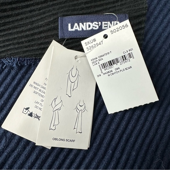 Lands End Navy and Black Ribbed Reversible Scarf - Picture 6 of 8